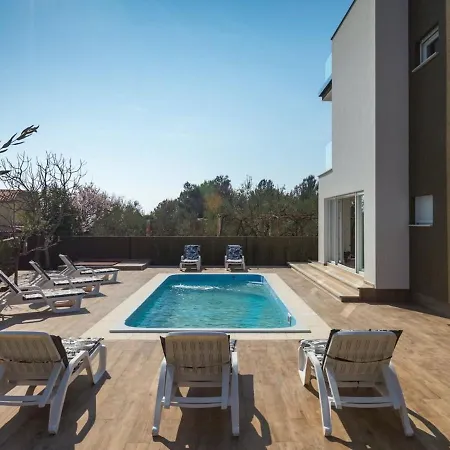 Luxurious Dalma וילה